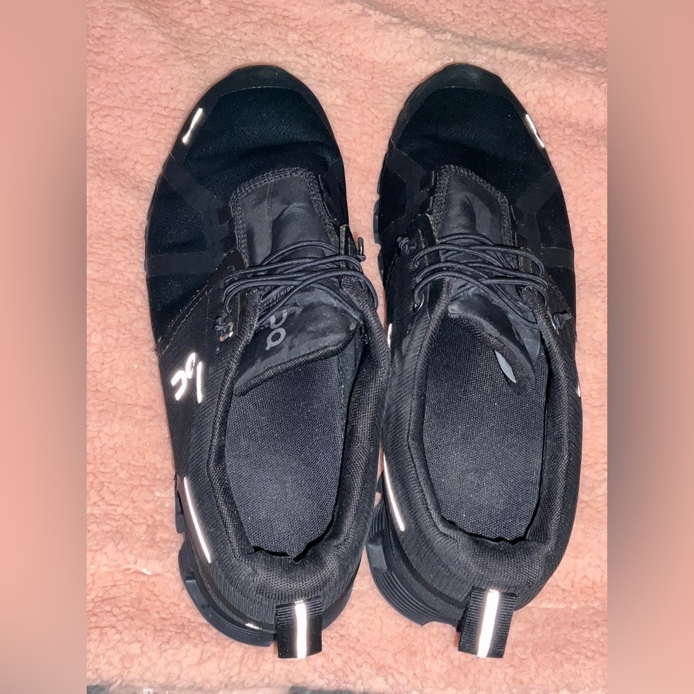On Cloud Running Shoes Black Reflective Swiss Engineering Women 9 EUC - Picture 5 of 9